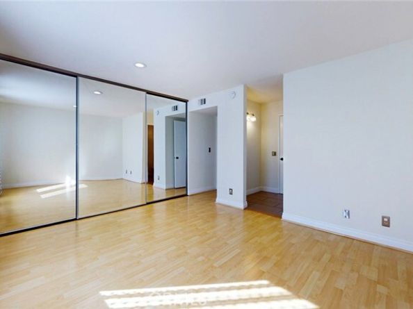 10504 Sunland Blvd Boulevard 5, Sunland (los Angeles) CA 91040