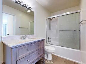 10504 Sunland Blvd Boulevard 5, Sunland (los Angeles) CA 91040