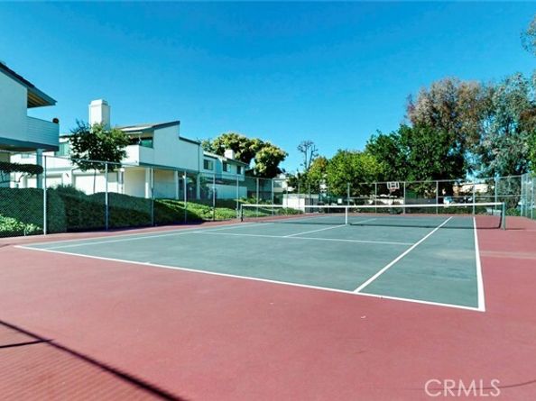 10504 Sunland Blvd Boulevard 5, Sunland (los Angeles) CA 91040