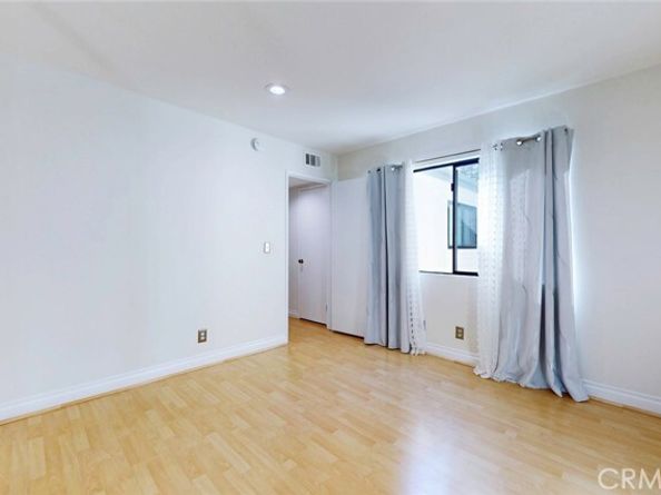 10504 Sunland Blvd Boulevard 5, Sunland (los Angeles) CA 91040