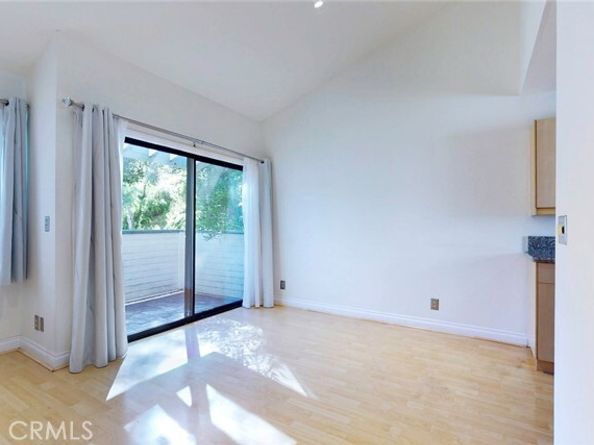 10504 Sunland Blvd Boulevard 5, Sunland (los Angeles) CA 91040