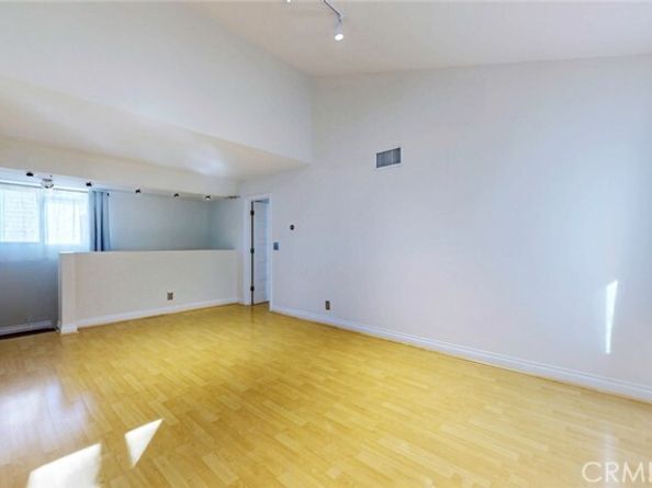 10504 Sunland Blvd Boulevard 5, Sunland (los Angeles) CA 91040