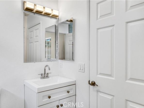 14383 Nordhoff, Panorama City (los Angeles) CA 91402