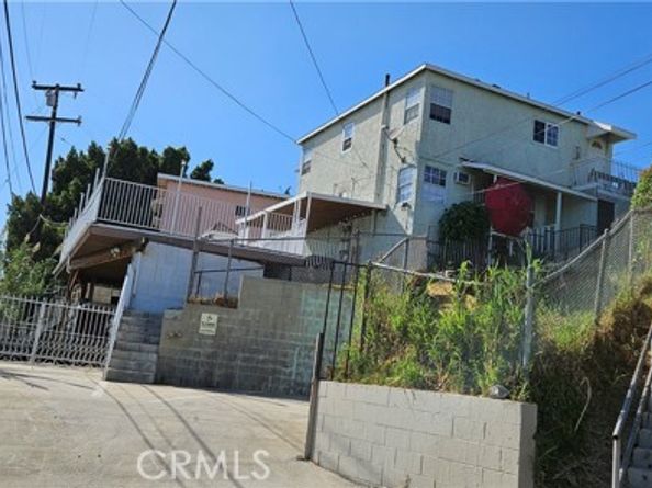 1822 Seigneur Avenue, Los Angeles CA 90032