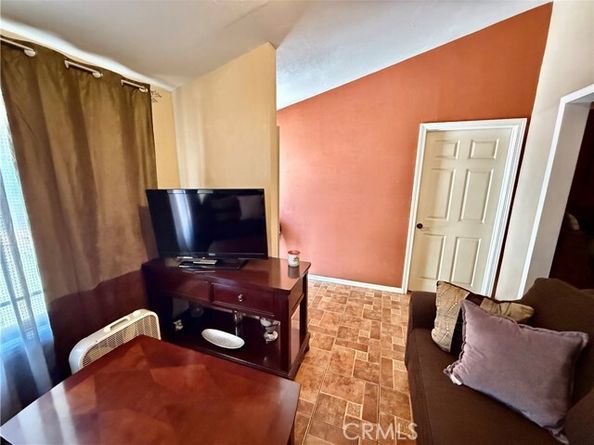 9020 Kester Avenue, Panorama City (los Angeles) CA 91402
