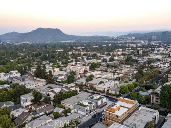 10857 Morrison Street, North Hollywood (los Angeles) CA 91601