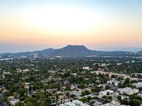 10857 Morrison Street, North Hollywood (los Angeles) CA 91601