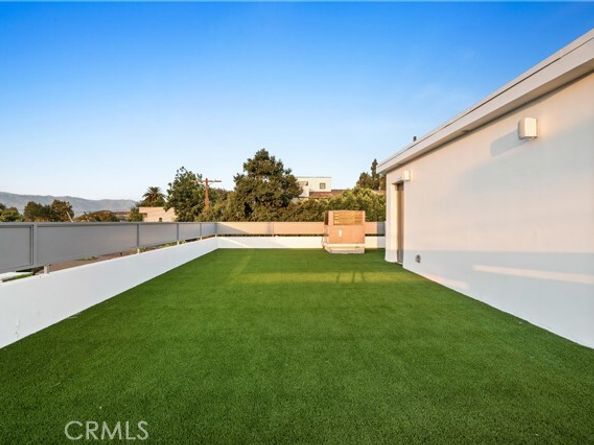 10857 Morrison Street, North Hollywood (los Angeles) CA 91601