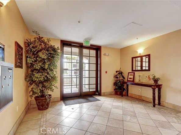 13935 Burbank Boulevard 105, Van Nuys (los Angeles) CA 91401