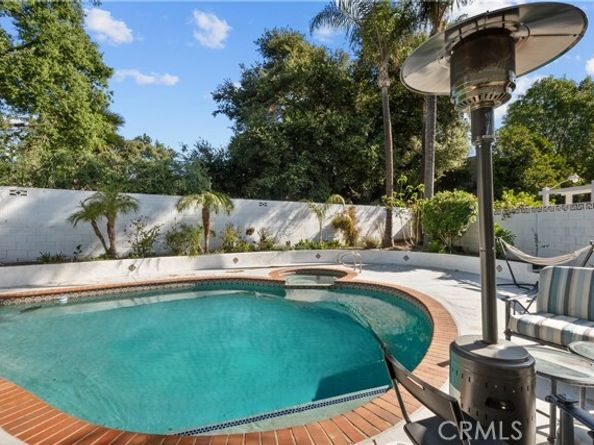22041 Kinzie Street, Chatsworth (los Angeles) CA 91311