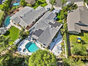 22041 Kinzie Street, Chatsworth (los Angeles) CA 91311