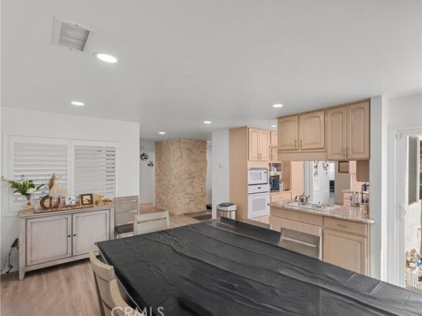22041 Kinzie Street, Chatsworth (los Angeles) CA 91311