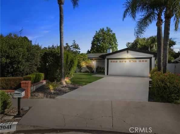 22041 Kinzie Street, Chatsworth (los Angeles) CA 91311