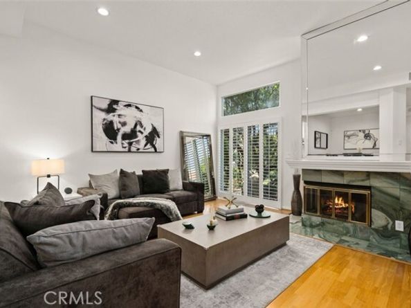 18730 Hatteras Street 46, Tarzana (los Angeles) CA 91356