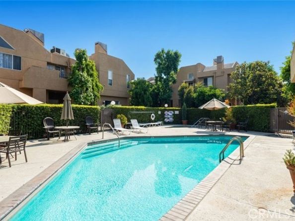18730 Hatteras Street 46, Tarzana (los Angeles) CA 91356