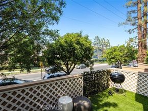 18730 Hatteras Street 46, Tarzana (los Angeles) CA 91356