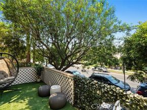 18730 Hatteras Street 46, Tarzana (los Angeles) CA 91356