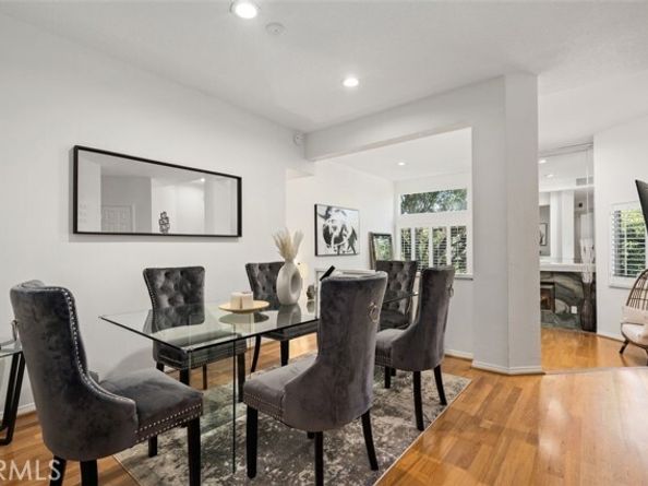 18730 Hatteras Street 46, Tarzana (los Angeles) CA 91356