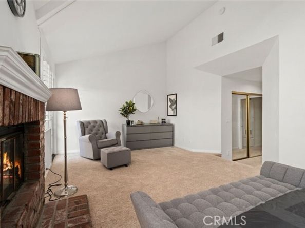 18730 Hatteras Street 46, Tarzana (los Angeles) CA 91356