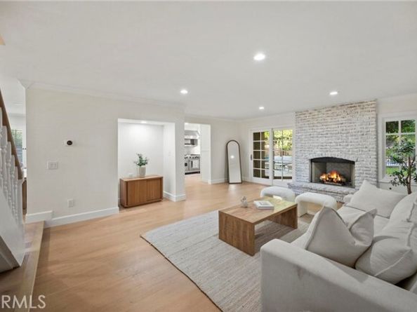 20516 Germain Street, Chatsworth (los Angeles) CA 91311