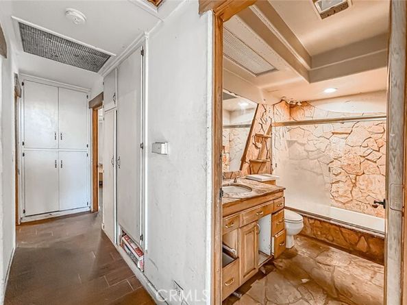 8835 Monogram Avenue, North Hills (los Angeles) CA 91343