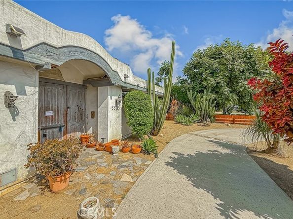 8835 Monogram Avenue, North Hills (los Angeles) CA 91343