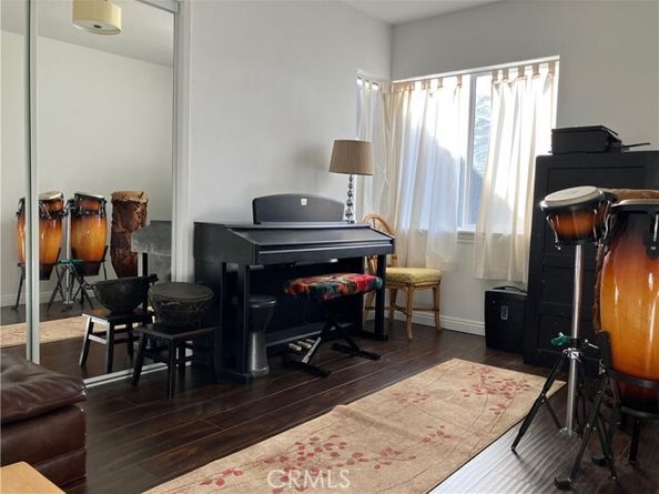 6914 Andasol Avenue, Los Angeles CA 91406