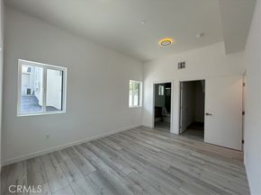 10363 Commerce Avenue, Tujunga (los Angeles) CA 91042