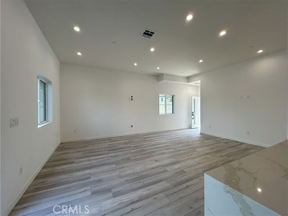 10363 Commerce Avenue, Tujunga (los Angeles) CA 91042