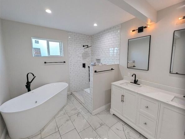 14947 Chatsworth Street, San Fernando CA 91345