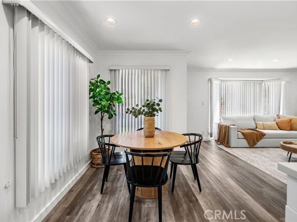 18025 Victory Boulevard, Reseda (los Angeles) CA 91335