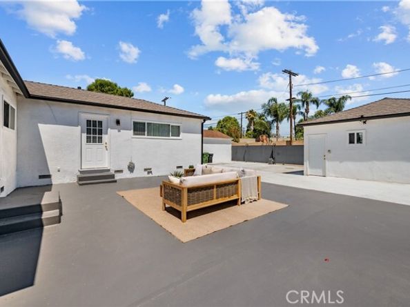 18025 Victory Boulevard, Reseda (los Angeles) CA 91335