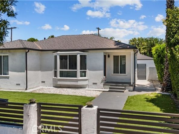 18025 Victory Boulevard, Reseda (los Angeles) CA 91335