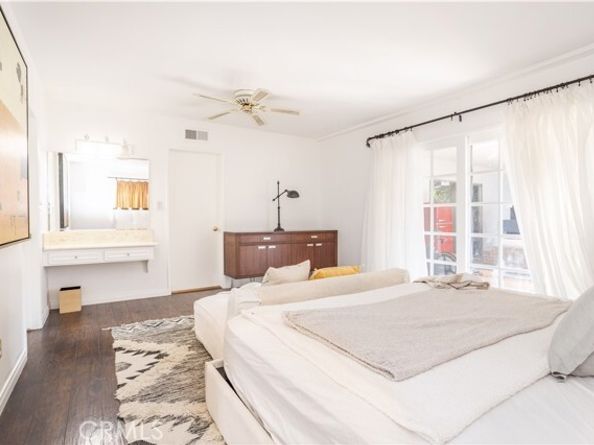 16216 Plummer, North Hills (los Angeles) CA 91343