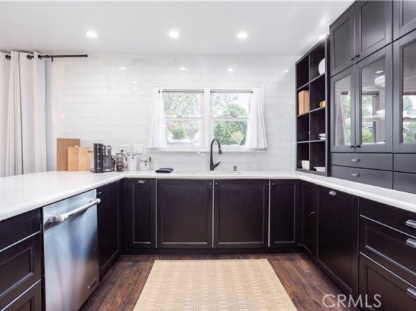 16216 Plummer, North Hills (los Angeles) CA 91343