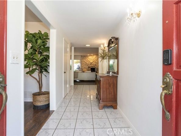 16216 Plummer, North Hills (los Angeles) CA 91343