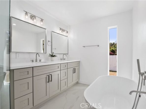 23312 Ostronic, Woodland Hills (los Angeles) CA 91367