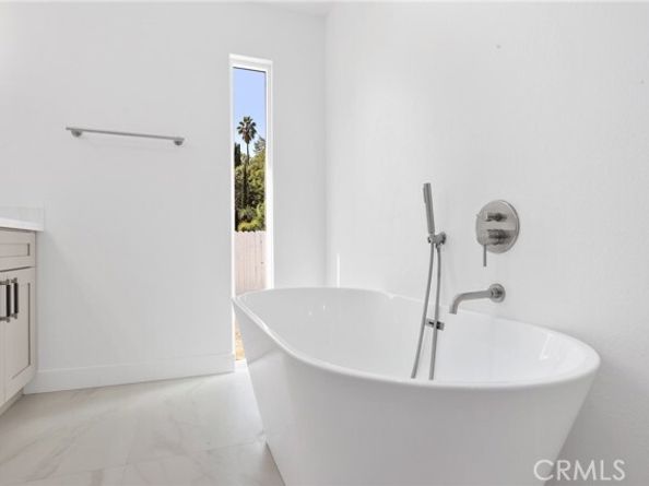 23312 Ostronic, Woodland Hills (los Angeles) CA 91367