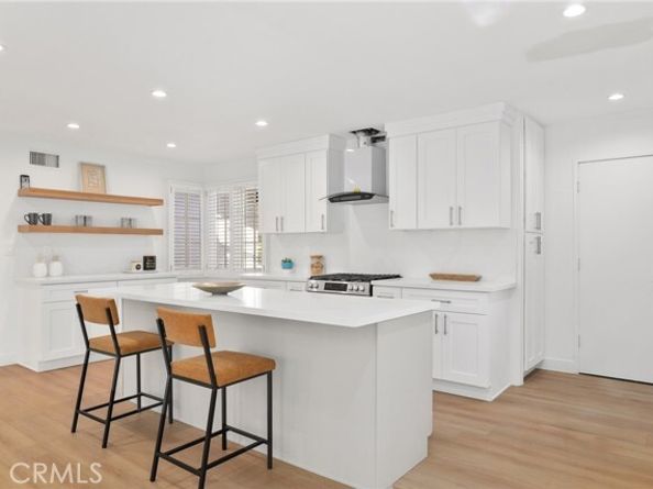 23312 Ostronic, Woodland Hills (los Angeles) CA 91367