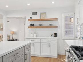 23312 Ostronic, Woodland Hills (los Angeles) CA 91367