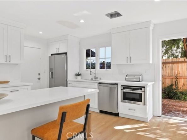 23312 Ostronic, Woodland Hills (los Angeles) CA 91367