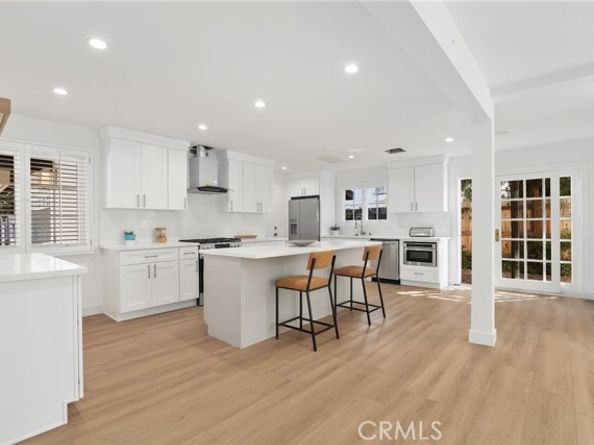 23312 Ostronic, Woodland Hills (los Angeles) CA 91367