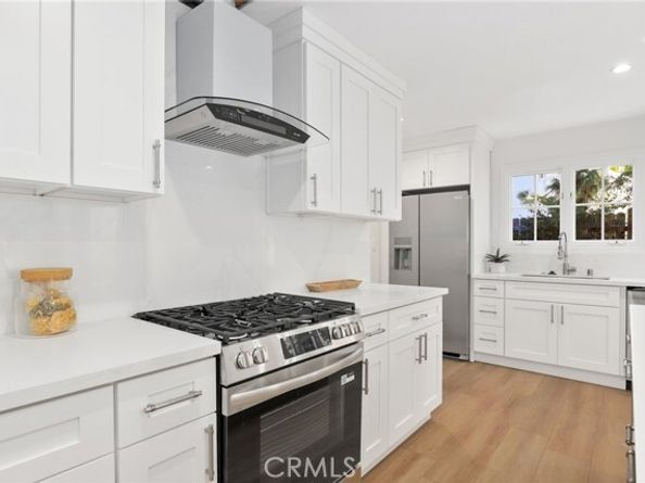 23312 Ostronic, Woodland Hills (los Angeles) CA 91367