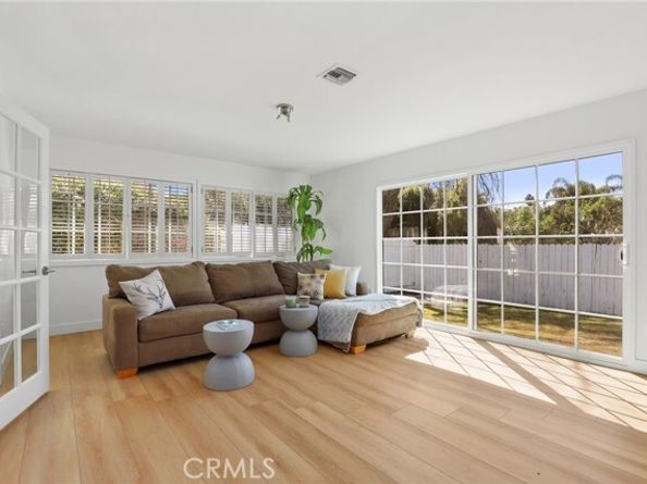 23312 Ostronic, Woodland Hills (los Angeles) CA 91367