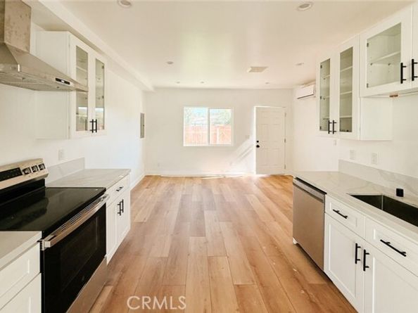 7909 Aldea Avenue, Los Angeles CA 91406