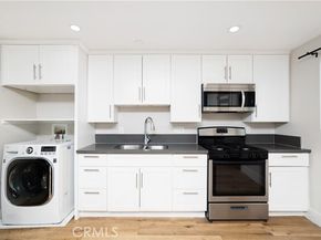 6714 Amigo, Reseda (los Angeles) CA 91335