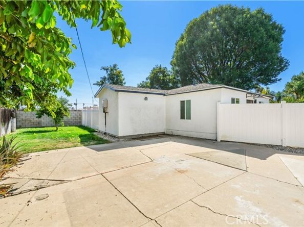 6714 Amigo, Reseda (los Angeles) CA 91335