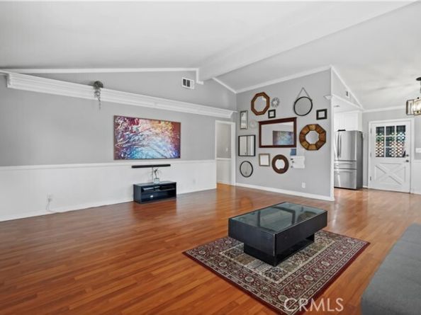 13197 Leach Street, Sylmar (los Angeles) CA 91342