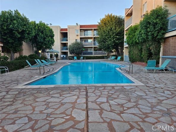 18307 Burbank Boulevard 41, Tarzana (los Angeles) CA 91356