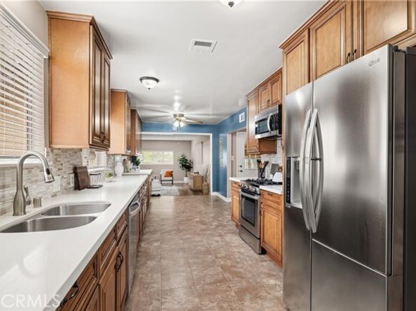 15944 Gledhill, North Hills (los Angeles) CA 91343